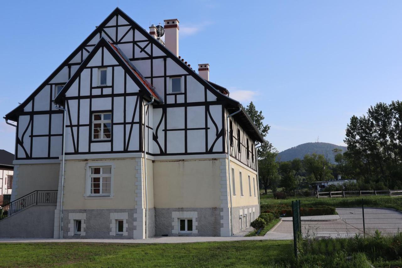 Dworzysko Hotel Щавно-Здруй Екстериор снимка