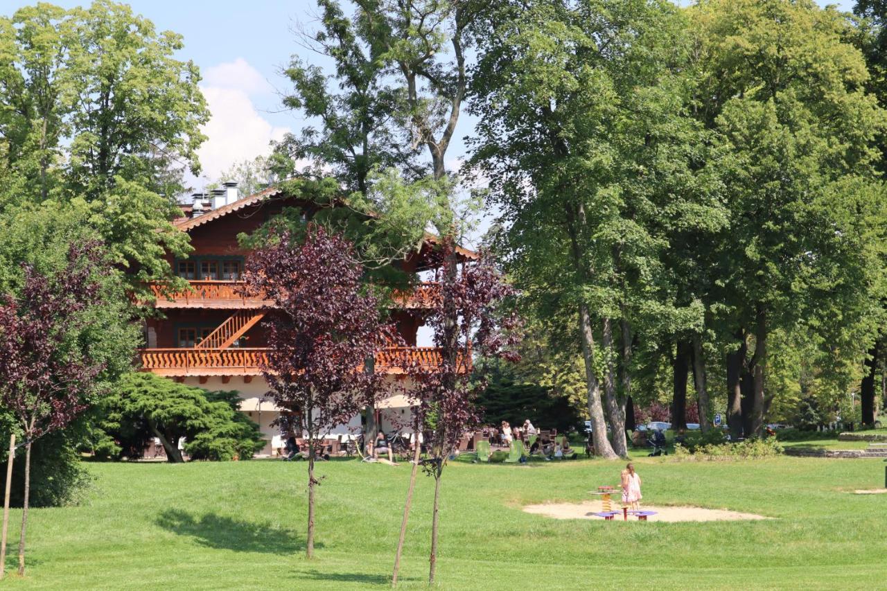 Dworzysko Hotel Щавно-Здруй Екстериор снимка