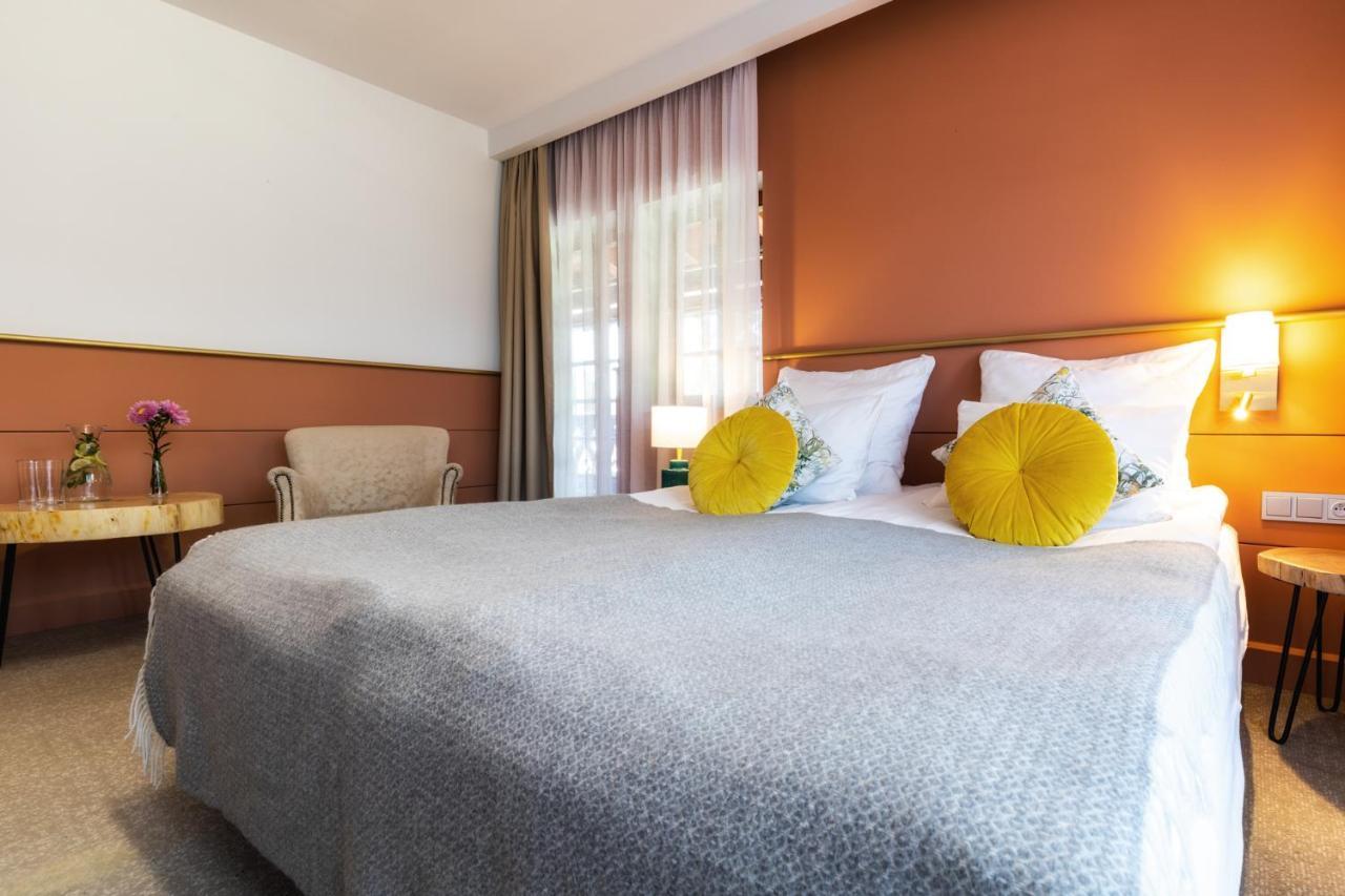 Dworzysko Hotel Щавно-Здруй Екстериор снимка