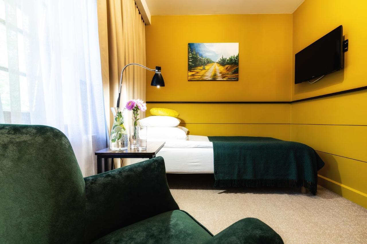 Dworzysko Hotel Щавно-Здруй Екстериор снимка