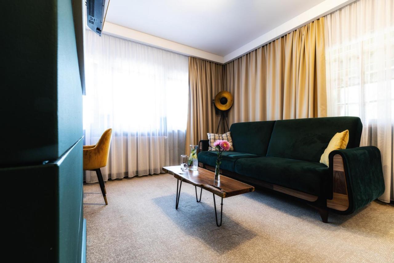 Dworzysko Hotel Щавно-Здруй Екстериор снимка