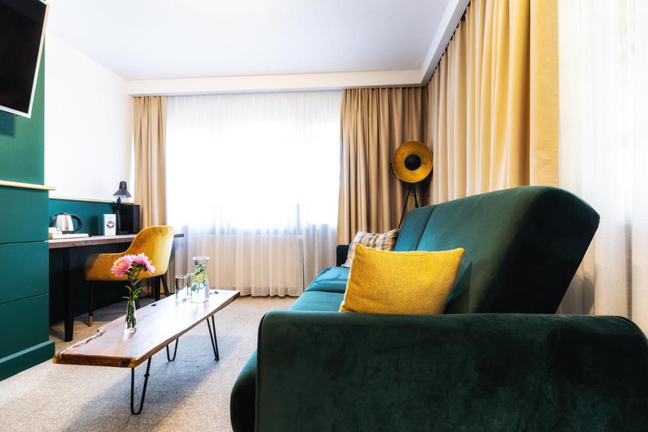 Dworzysko Hotel Щавно-Здруй Екстериор снимка