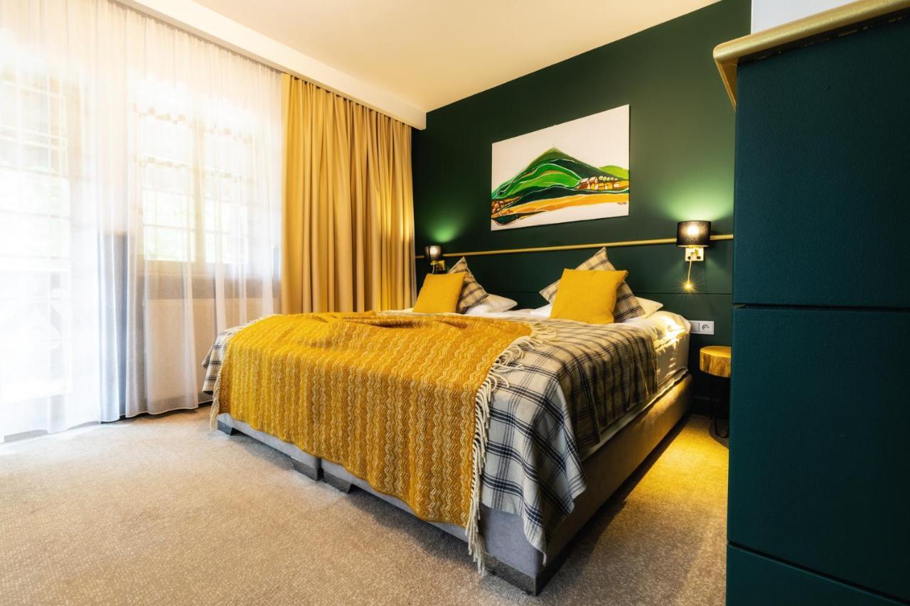 Dworzysko Hotel Щавно-Здруй Екстериор снимка