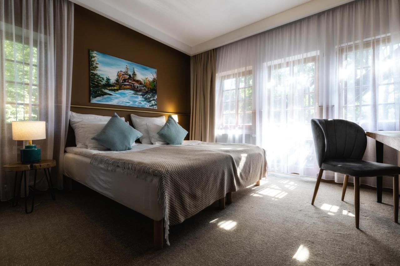 Dworzysko Hotel Щавно-Здруй Екстериор снимка