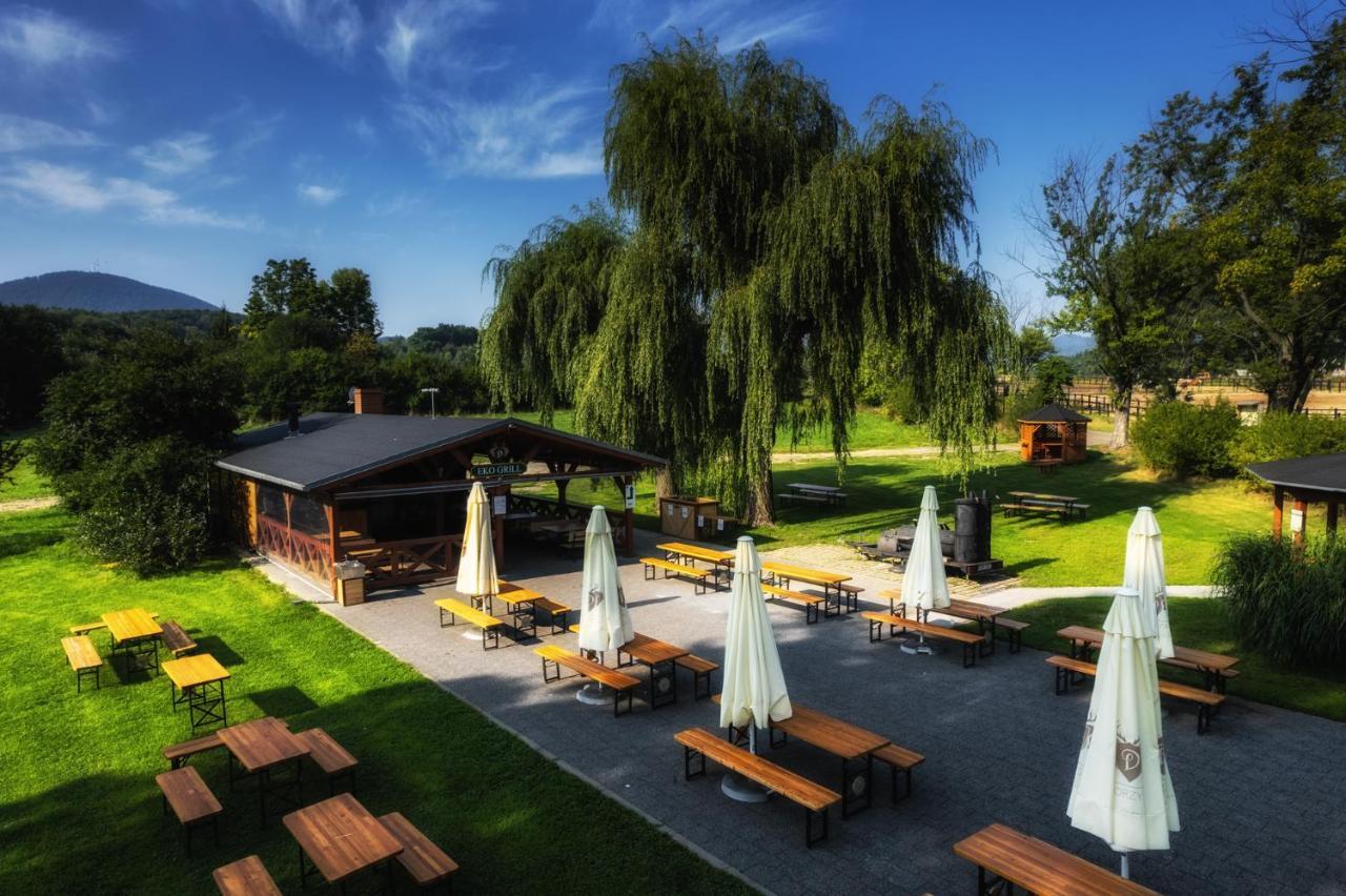Dworzysko Hotel Щавно-Здруй Екстериор снимка
