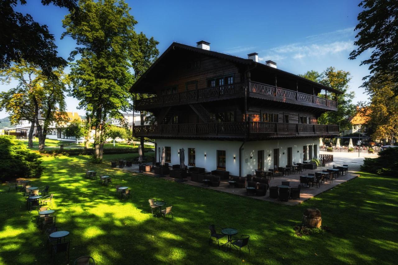 Dworzysko Hotel Щавно-Здруй Екстериор снимка